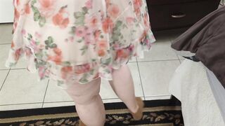 Curvy Cleaning Lady Steals the Show in the Bathroom with Her Stunning Curves!