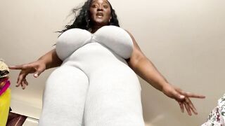 Curvy Mom Delivers an Unforgettable Experience with Her Alluring Assets
