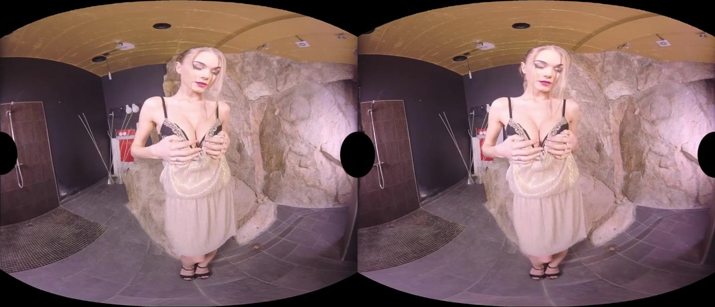 Experience the Alluring Virtual Shower with Nancy A - A Teasing Solo Adventure!