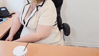 Office Cleaning Manager Delivers an Unexpected Surprise - Curvy Beauty in Action!