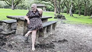 Unexpected Encounter in the Park: A Bold Adventure with a Stranger - BBW Fun in Public