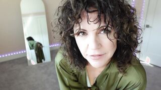 Intense Solo Play: Discover the Art of Sensational Pumping with a Hot Milf