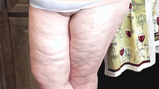 Curvy Milf in Mini Dress Teases with a Flirty Flash at the Office!
