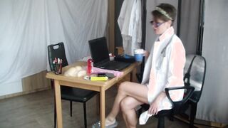 Two doctors fucking during a break at work - part1
