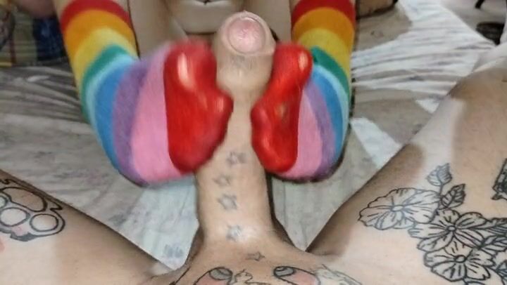 I called my neighbor to give me a footjob and my fetish is to cum on feet