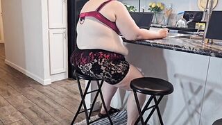 The plumber got distracted & drained his pipe on the female customer fat Pussy - big ass bbw ssbbw