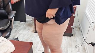 Hijab Milf masturbating In Bathroom and end up pissing on the floor - big ass bbw ssbbw peeing