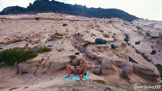 Adventurous Italian MILF Enjoys a Spontaneous Beach Encounter with a Tourist