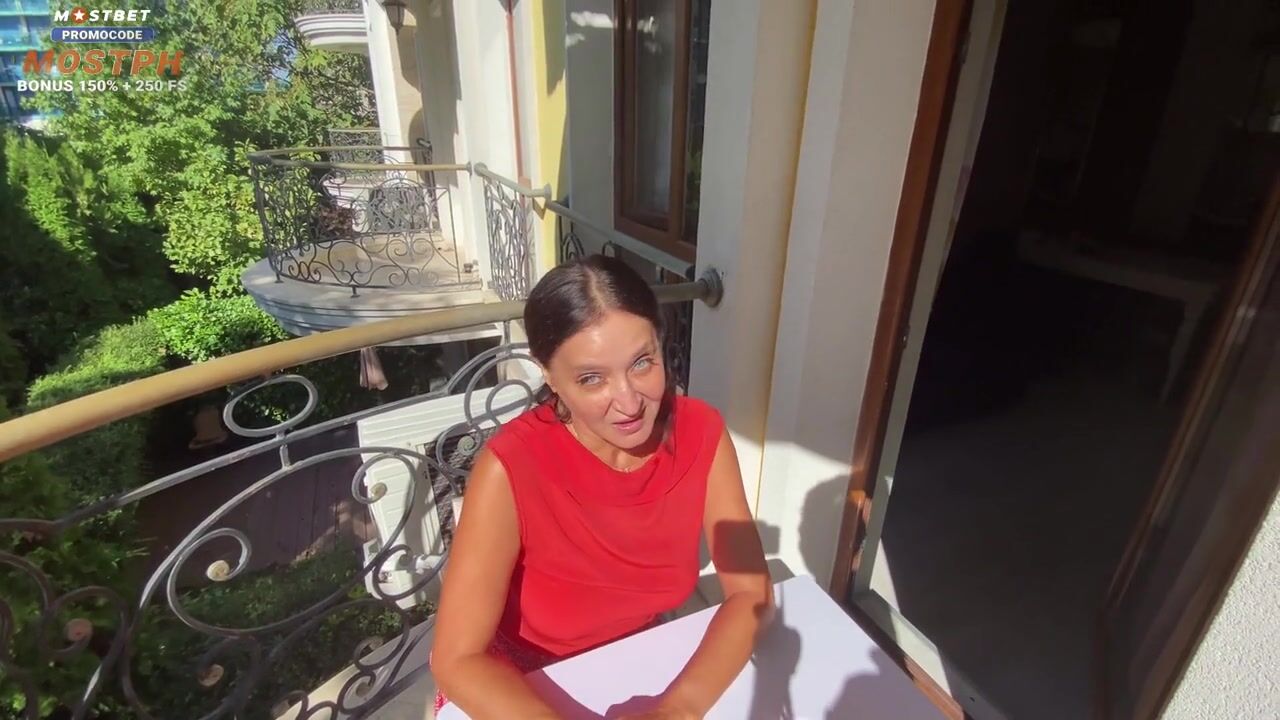 Unforgettable Encounter with a Friend's Alluring Mom: A Journey Beyond Imagination