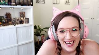 Curvy Gamer Girl Reacts to Epic Bad Dragon Moments: A Hilarious Hentai Adventure!