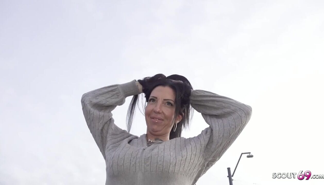 First Time Casting with Stunning Inked Cougar Sara Deluxe - Big Ass and Wild Adventure!