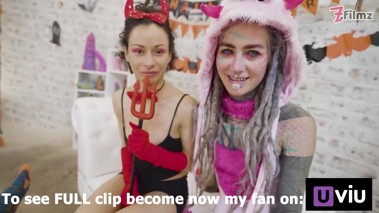 Stacy Bloom's Spooktacular Halloween Teaser: XL Dildo Adventure!