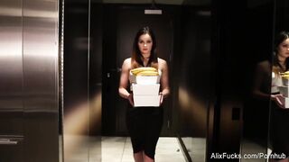 Alix Lynx's Tempting Encounter with the Hotel Delivery Girl