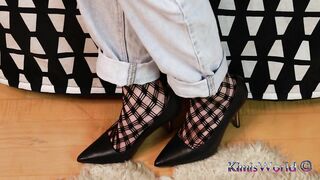 Tempting MILF in Heels & Fishnets – Alluring Foot Tease