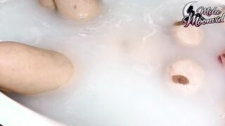 Curvy Traditional Wife's Relaxing Bath Time - Join Me for a Refreshing Clean!