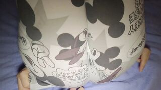 Mi Vecina quiere un creampie en su coño peludo mientras su marido trabaja. Casero real.