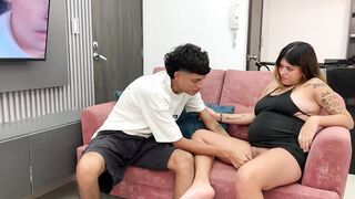 LE QUITO LOS CELOS A MI JOVEN HERMANASTRA CON UNA RICA Y DURA FOLLADA