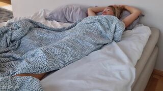 Intimate Morning Moments: Passionate Kisses and Sensual Pleasures for a Loud Awakening - Real Couple's Homemade Experience