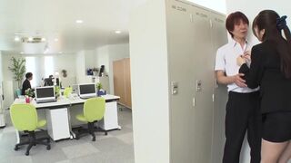 Unexpected Moments: 4 Kaede Takagaki in a Surprising Encounter!