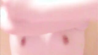 Japanese Amateur Enjoys a Relaxing Oil Massage – A Unique Solo Experience!