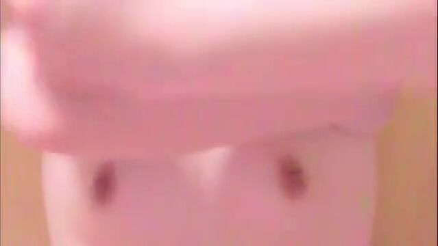 Japanese Amateur Enjoys a Relaxing Oil Massage – A Unique Solo Experience!