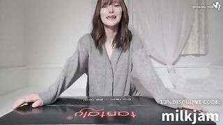 Intense Futanari Experience: Japanese Amateur Takes Charge in Reverse Cowgirl!