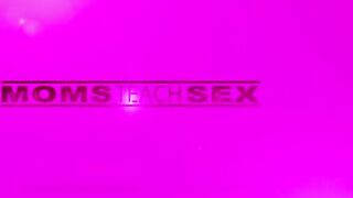 Flexible Milf Veronica Leal Explores New Pleasures with Stepson - S22:E7