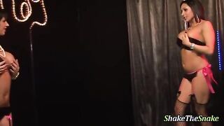Sensual Encounter: Curvy Vixen Enjoys an Intimate Moment with a Mysterious Stranger