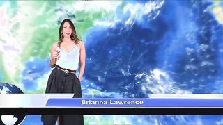 Watch this hot news reporter masturbate in public while the temperature drops