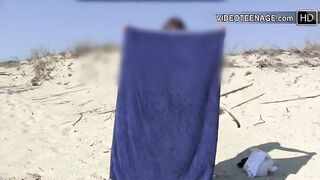 Sexy beach babe strips and flaunts her tight ass for an interview on camera