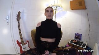 Watch these amateur babes squirt in pleasure as they get wild with lesbian toys in a foursome frenzy!