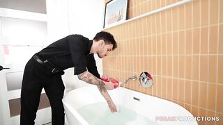 Watch Baby Gold's big boobs bounce as she squirts and gets an anal creampie