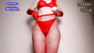 Anna Mole's Festive Surprise: A Perfectly Curved Christmas Delight
