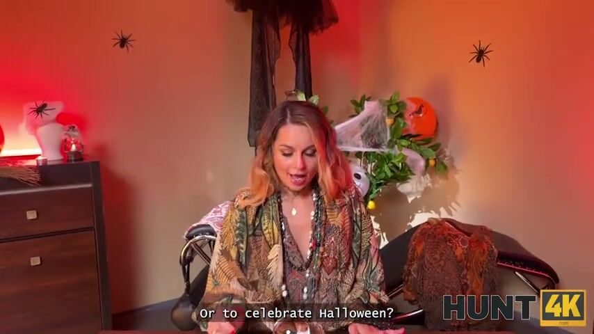 HUNT4K. Hunter ran into a sexy chick in public and fucked her in the fortune-telling salon