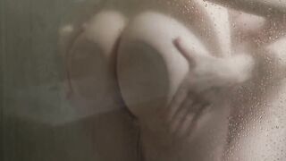 Leana Lovings & Taylor Vixxen: A Curious Encounter Between a Busty MILF and a New Barista