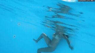 Sensational Underwater Show with Angelica Heart: A Steamy Pool Experience!