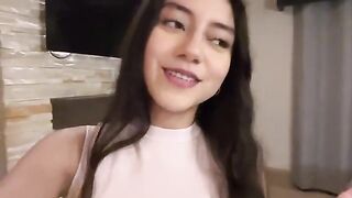 Unexpected Encounter: When the Delivery Guy Arrives, Temptation Takes Over! Tags: AndyHornyy, delivery, petite, beautiful girl, amateur, blowjob, latina.