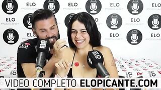 ELO PODCAST: A Playful Encounter with Pequeñas - Sensual Moments Unveiled!