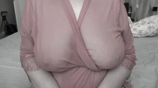 Watch a Housewife's Sensual Skincare Routine with Her Natural Curves