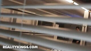 Skylar Snow's Seductive Office Show with Apollo Banks: A Must-See Performance!