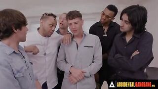 Unexpected Group Encounter - Wild Night with Stunning Stripper Kitana Montana (French Subtitles)