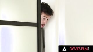 Curious Blonde Braylin Bailey Catches a Sneaky Peeker During Her Private Moment!