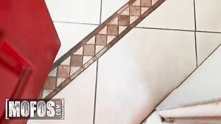 Harmony Rivers Gets Creative with a Massage Gun from Her Neighbor - A Relaxing Twist!