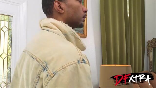 Annie King's Wild Encounter: Ex's Massive Surprise - DFxtra