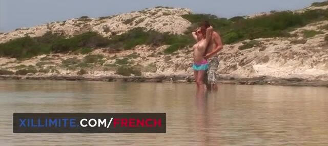 Beach Adventure with Tarra White: A Steamy Encounter in the Sun!