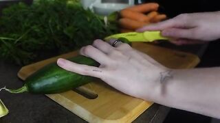 Refreshing Cucumber Salad: A Tasty Treat for Your Senses!