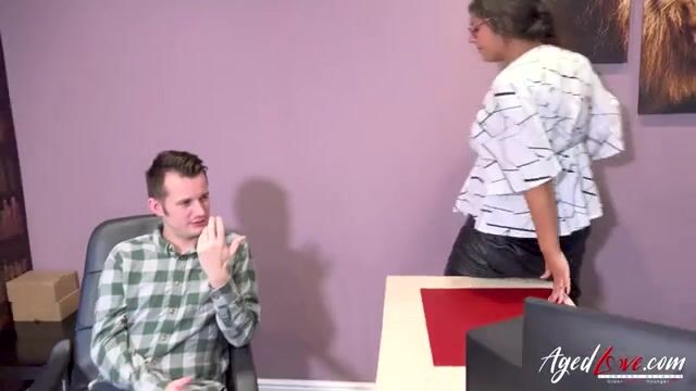 Office Roleplay: Mature Boss and Subordinate's Unexpected Encounter