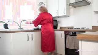Curvy UK Housewife Camilla Shows Off Her Natural Assets While Soaping Up in the Kitchen!