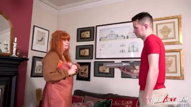Unexpected Payment: Mature Beauty Delivers a Unique Experience with Pizza Delivery