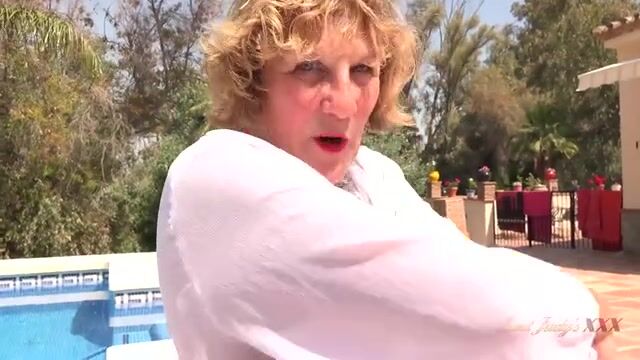 Poolside Pleasure: Mrs. Molly's Tempting Encounter with a Mature Beauty (POV)